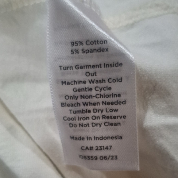 Talbots Women's White Tee with Gold Pineapple Design LP - Picture 7 of 7